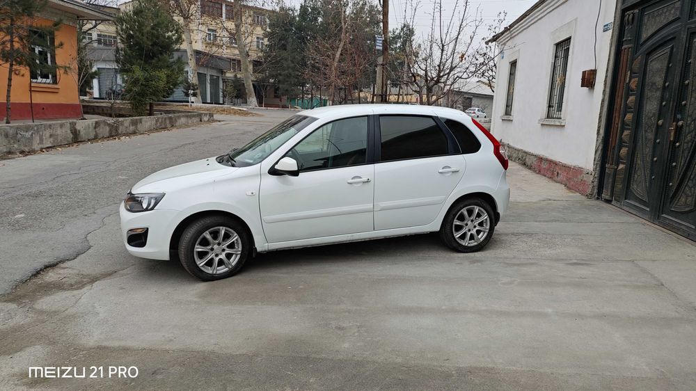 Lada Kalina 2 sotiladi