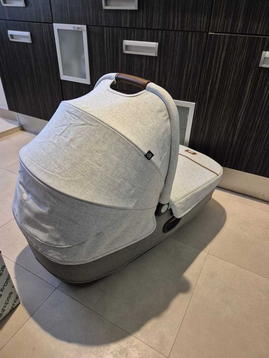 Landou Joie Calmi i-signature cu baza isofix inclusa, ca noi