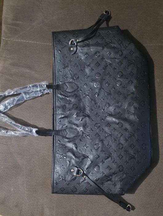 LOUIS VUITTON-Дамска Кожена Чанта.