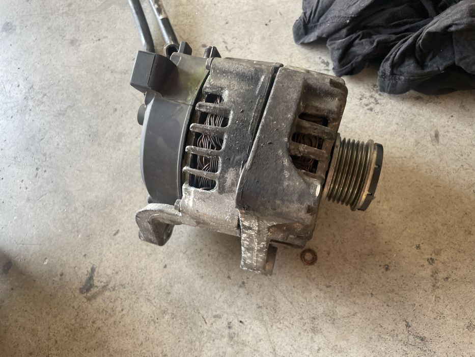 Alternator BMW motor 2.0 n47 f30 f10 seria 3 5 diesel 180 a 14v