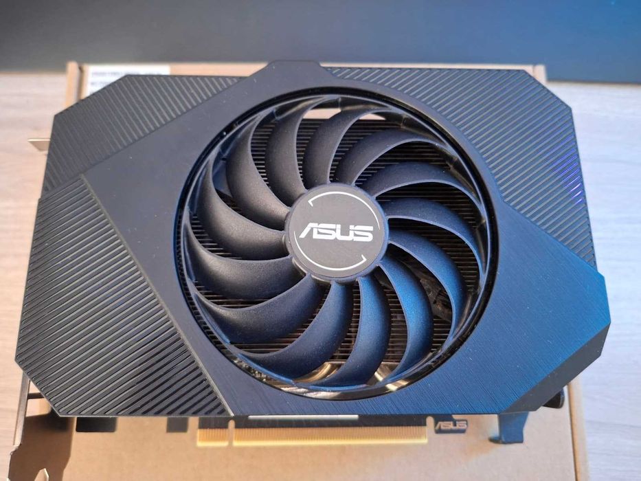 ASUS Phoenix RTX™ 3060, 12GB DDR6, 192-bit / An 2023 / Utilizata 2 ani. / Factura.