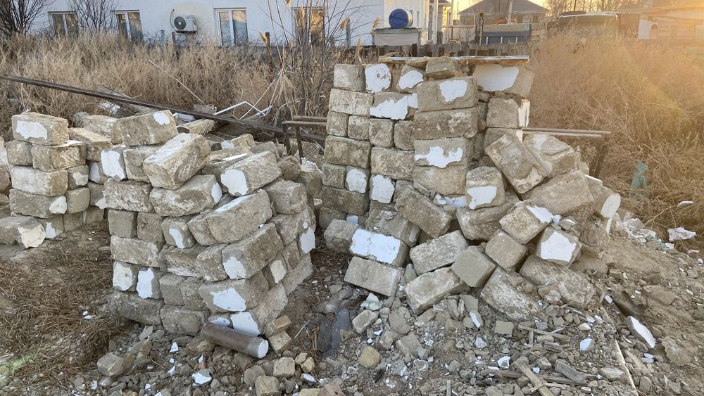 Ақ тас б/у үйден түскен