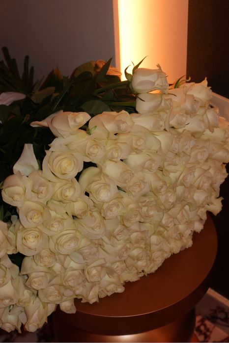 101 белые розы Астана