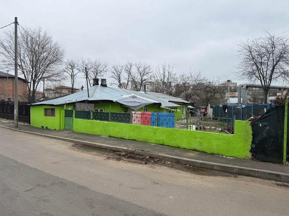 Casa de vanzare si Teren Sector 5 , intrarea Daia nr 3