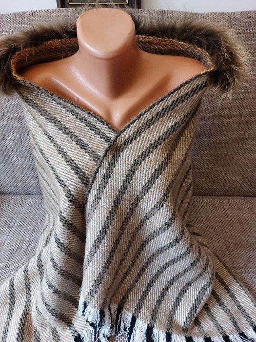 Șal nou unicat din 100% lana si blana naturala