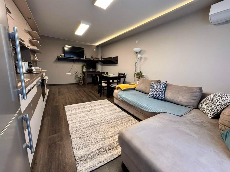 Дава се под наем Тристаен апартамент в Варна, Чайка - 70 кв.м за 797.64 € - Снимка #2