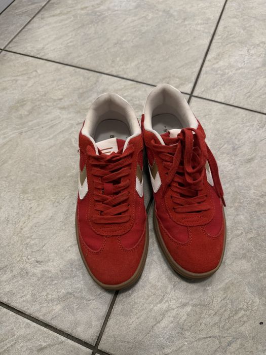 Кроссовки женские