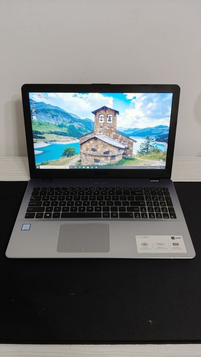 Laptop Asus Core i5 8250U/8gb ram ddr4/Ssd 250gb ca nou