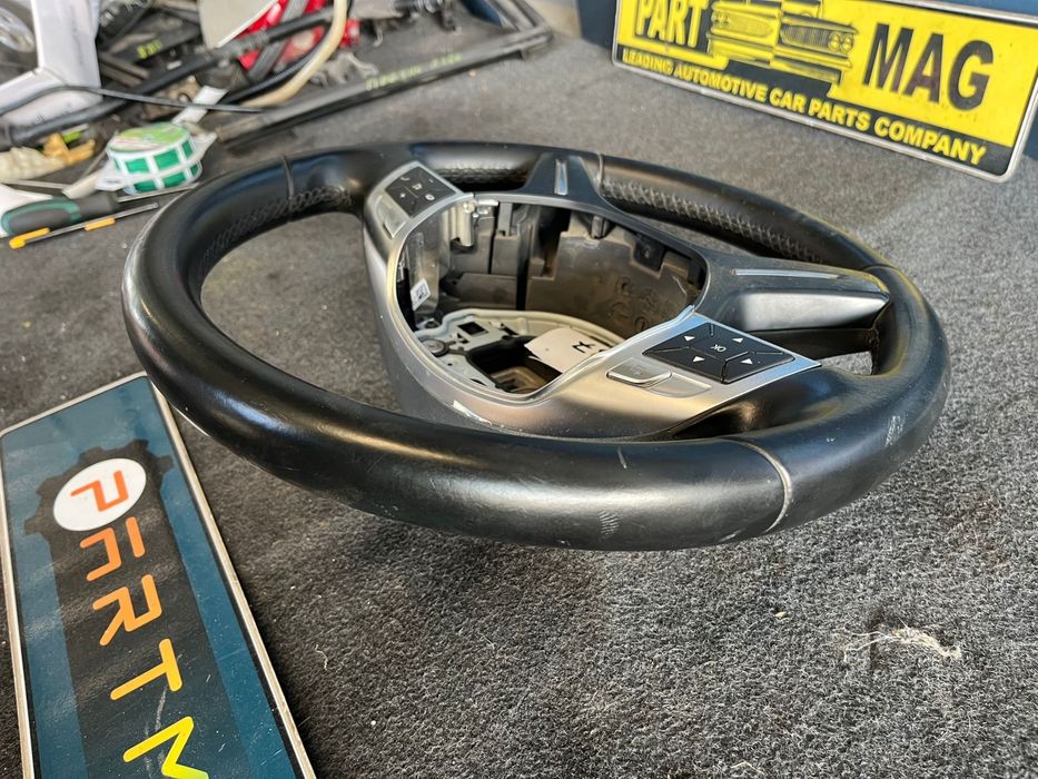 Волан Mercedes-Benz C-Class 204 ном 137