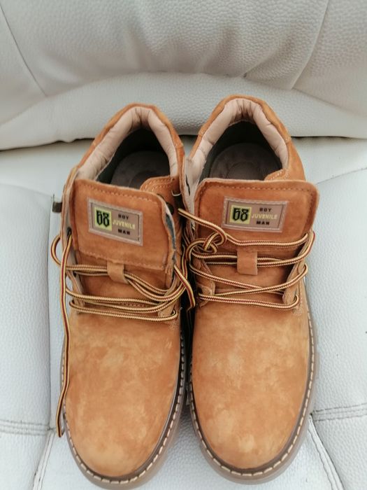 Продам ботинки. Новые. В ОТС