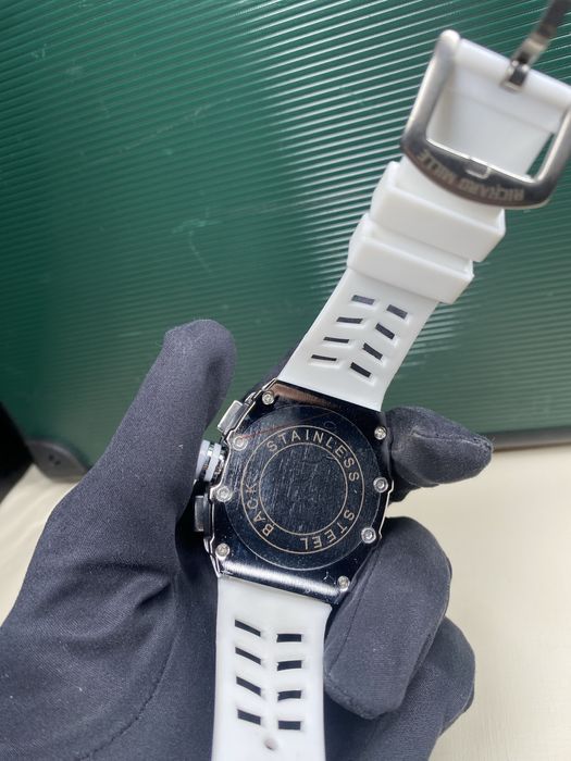 Часовник Richard Mille бял