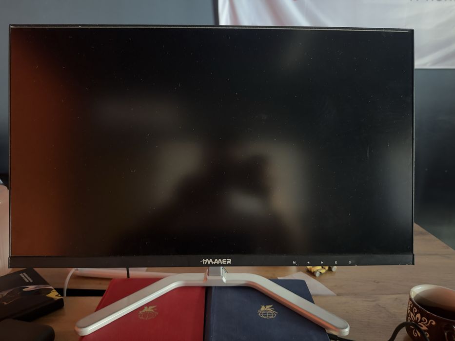 Monitor 22dyumli immer 40$