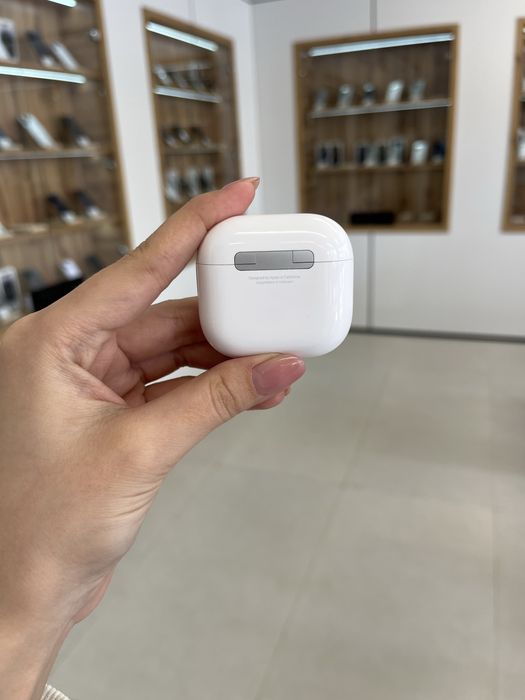 AirPods series 4