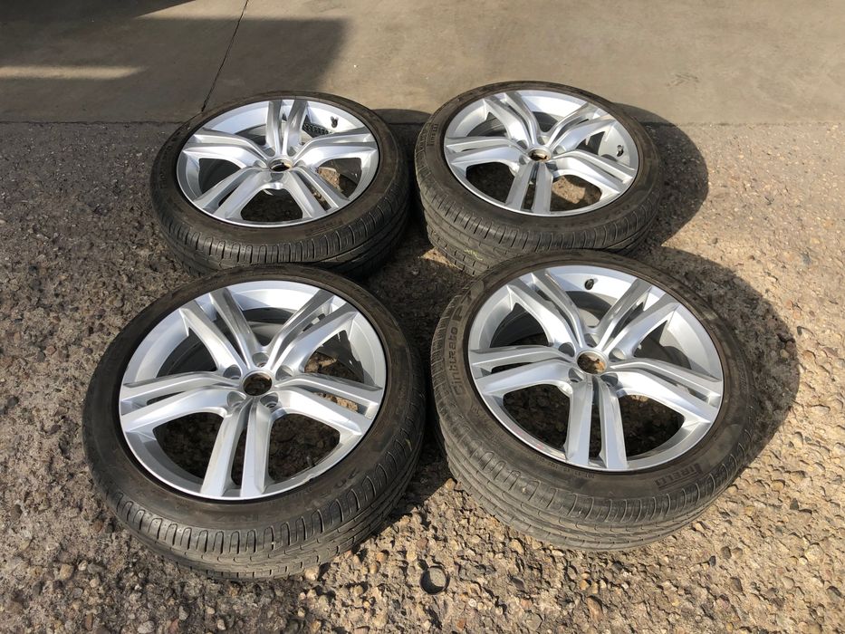 5 100 17 ЕТ-43 централен 57.1 гуми 205/45/17 пирели