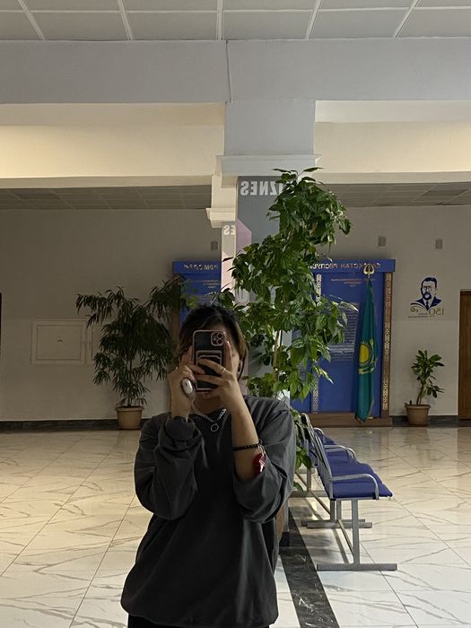 Толстовка с надписью GOOD