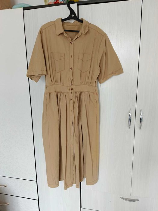 Платье 46-48 размер+ ветровка для девочки