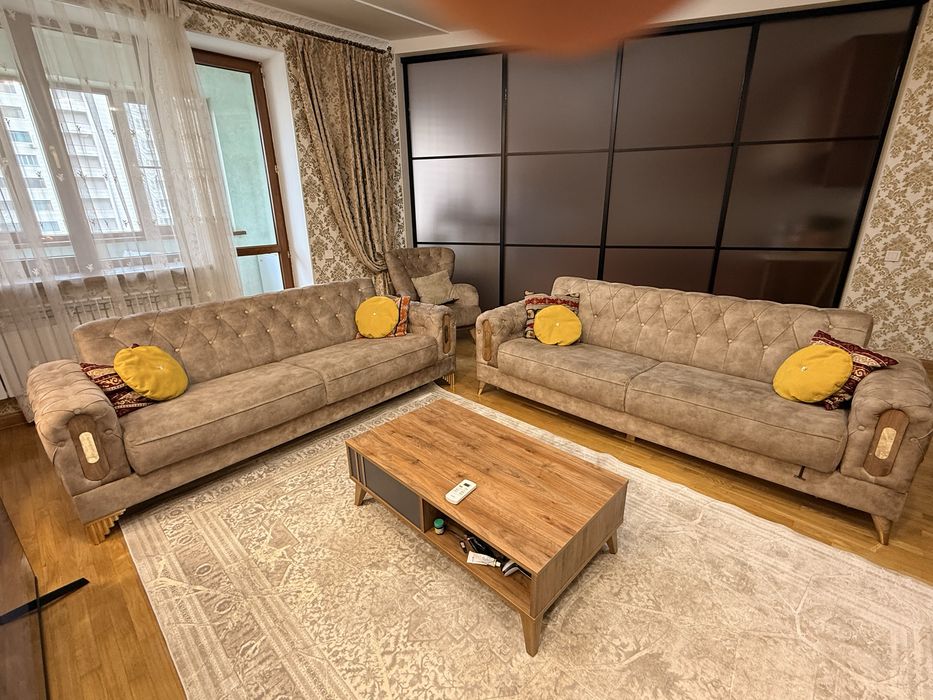 Продам срочно диван! В отличном состоянии