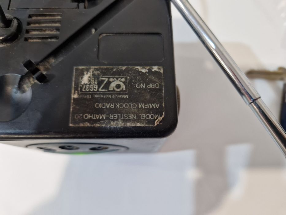 Radio cu afișaj electronic