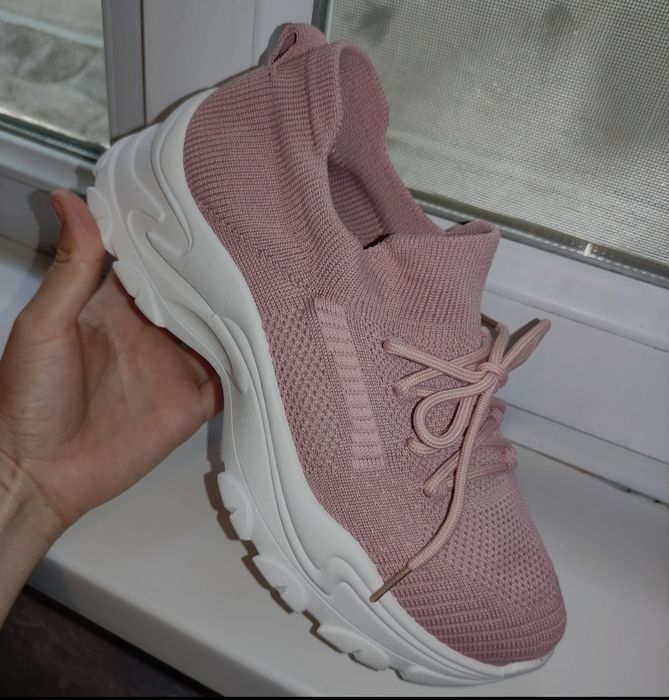 Кроссовки новые 36-40 размер