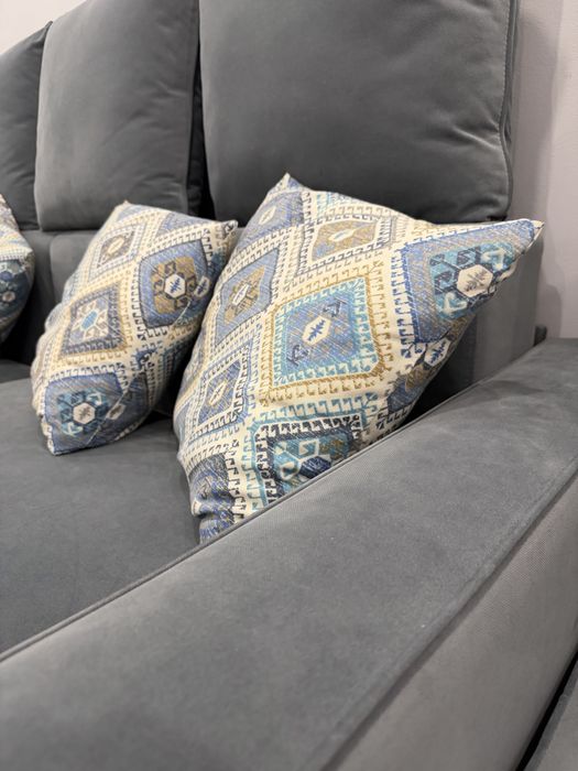 Диван почти новый