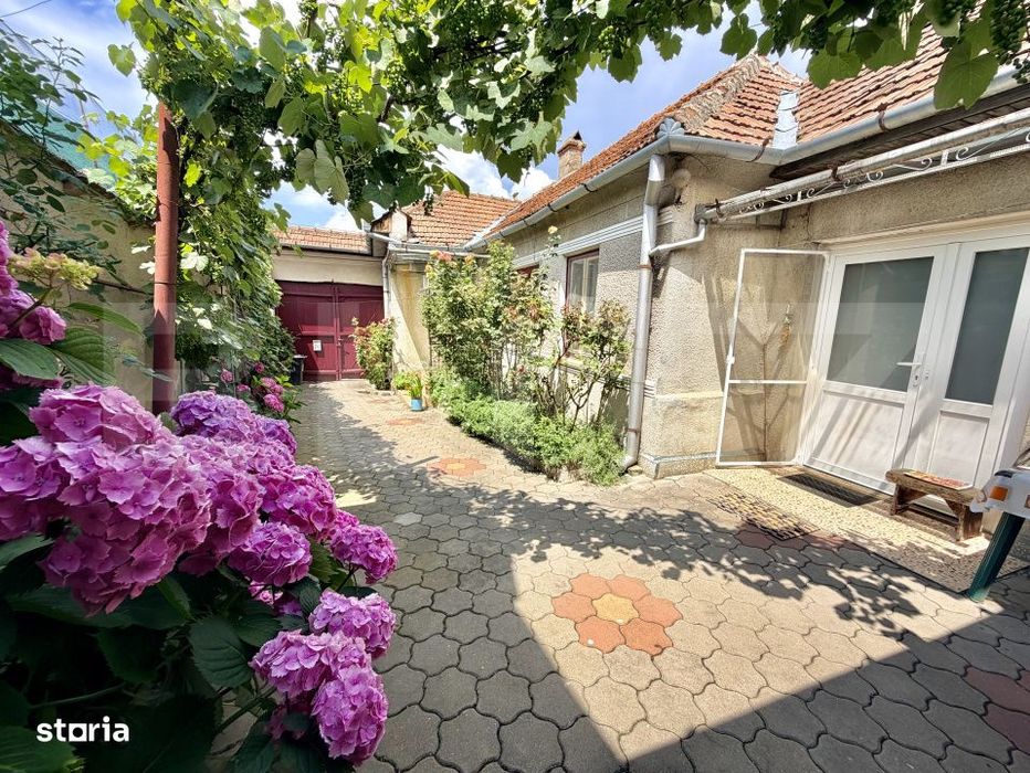 Casa locuibila imediat | 4 camere, garaj, beci si gradina | Zona Cinde