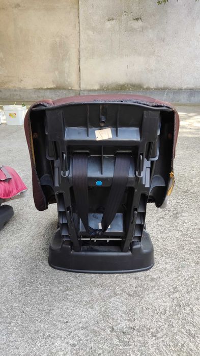 Продавам две детски столчета за автомобил евтино договорка