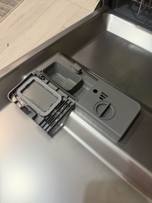 Помудомоечная машина Midea