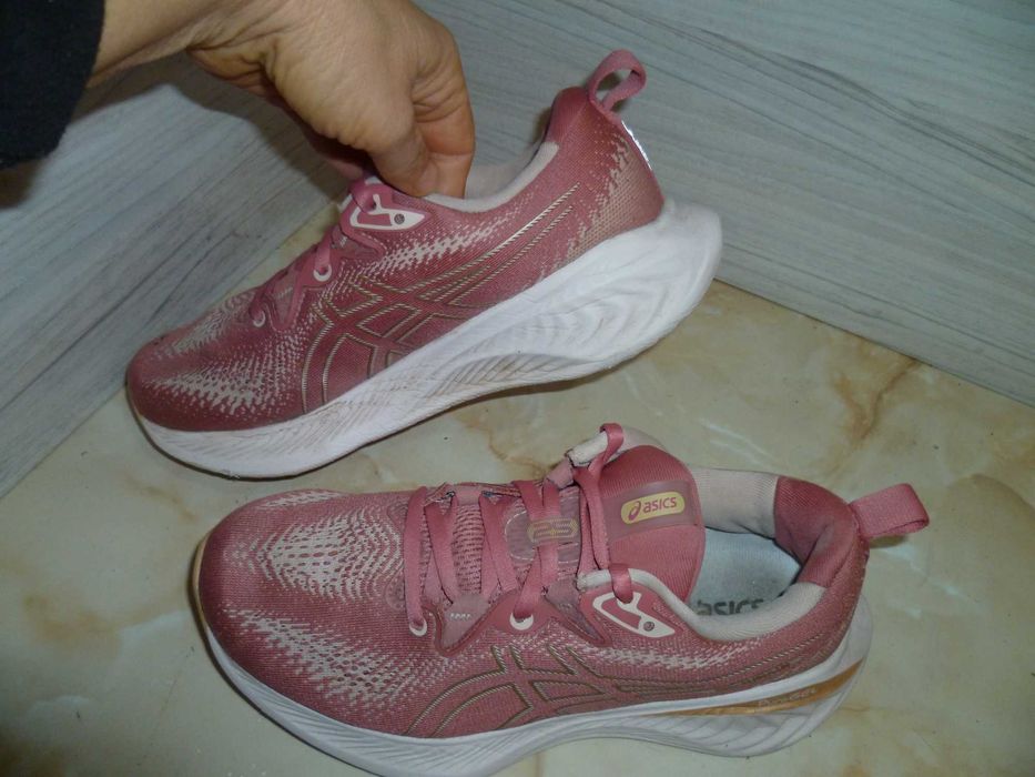 ASICS маратонки №40