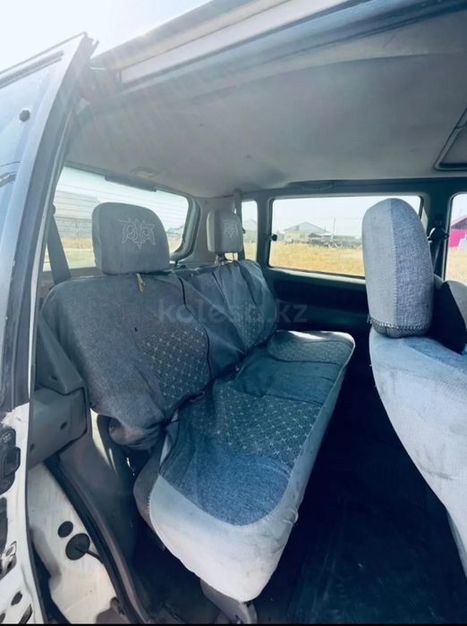 Mitsubishi space wagon