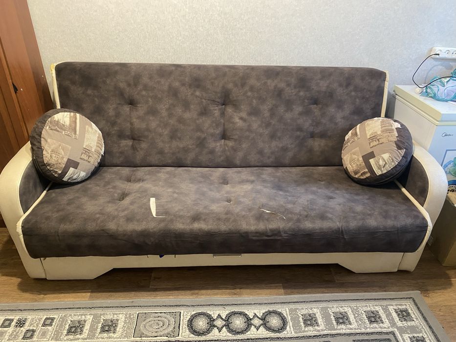 Продаеться раскладной диван