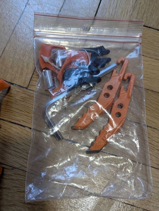 котки Petzl DART