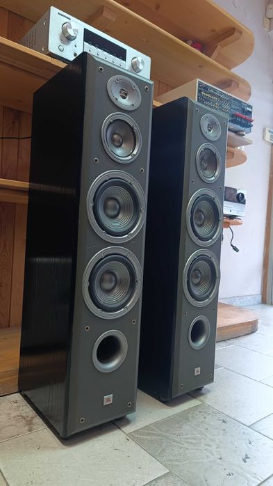 Трилентови тонколони JBL