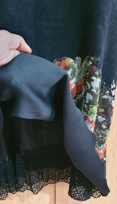 Vând fustă damă mărimea 42