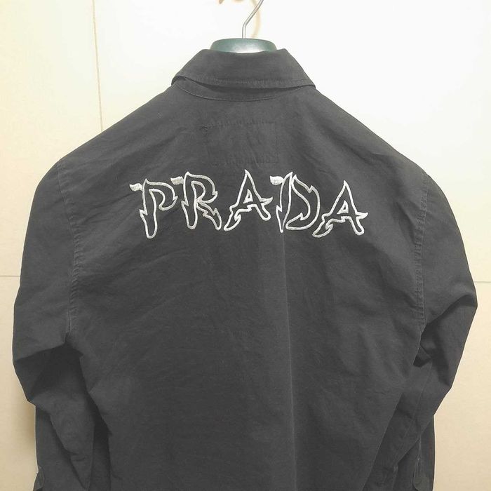 Prada черная рубашка c вышивкой 46-48p / Made i Italy
