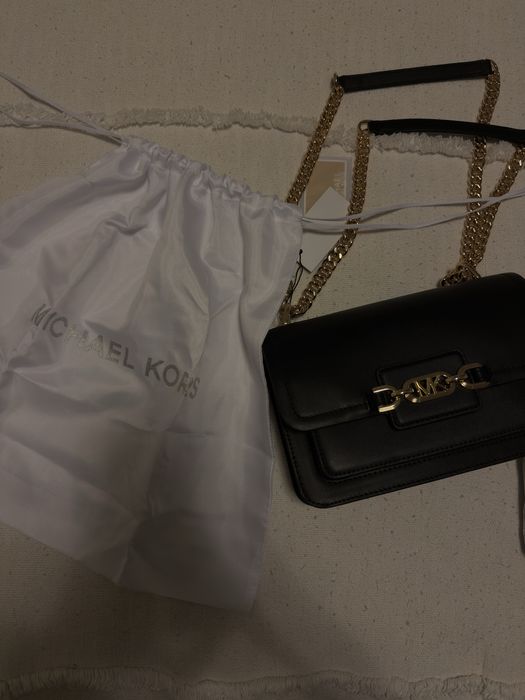 Черна кожена чанта- Michael Kors