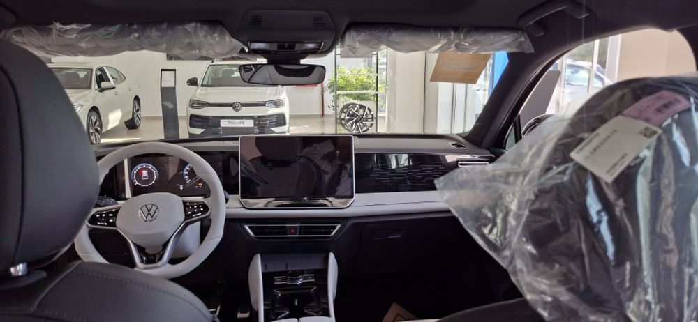 Volkswagen Tiguan L Pro