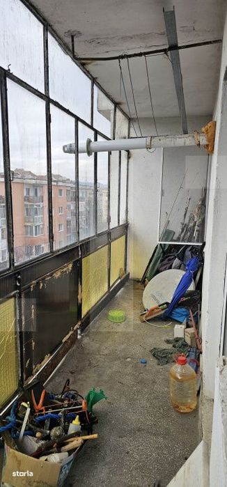 Apartament generos: 97,5 mp, 5 camere, 2 bai mari
