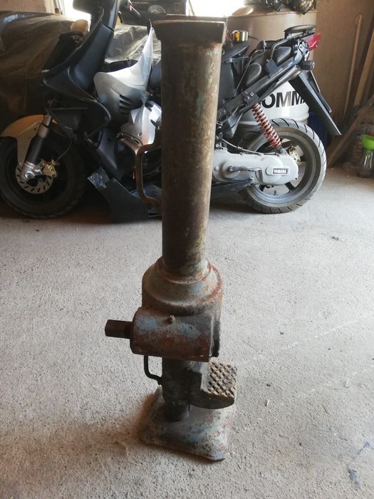 Механичен крик  тип латерна  20.    тона