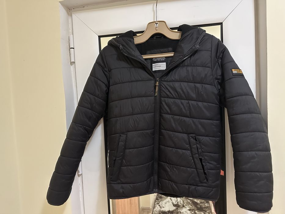 Анцунг Адидас + подарък тениска и яке