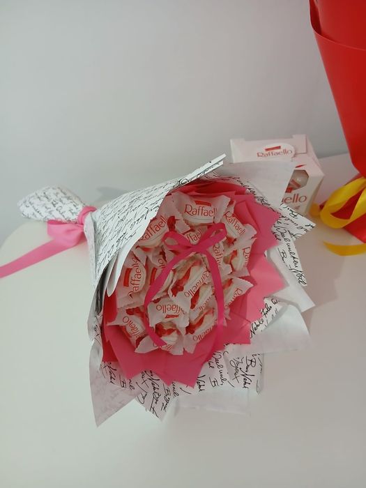 Букеты из рафаэлок