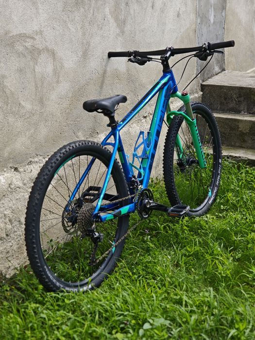 Vând bicicletă Cube LTD race