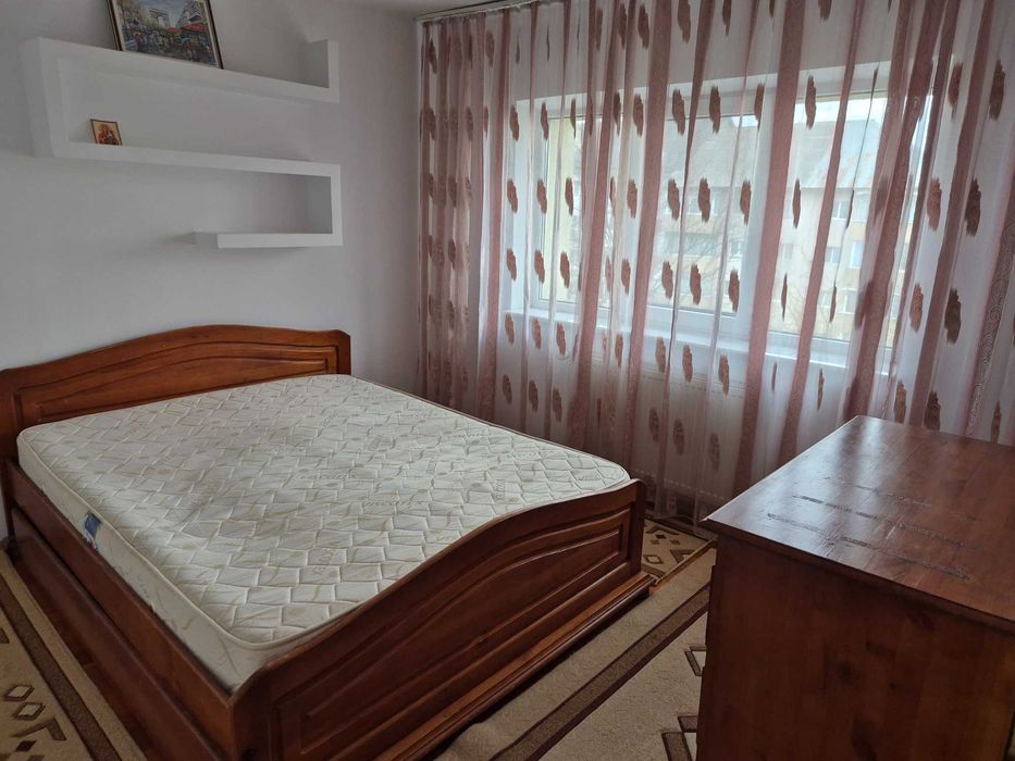Apartament 3 camere de inchiriat
