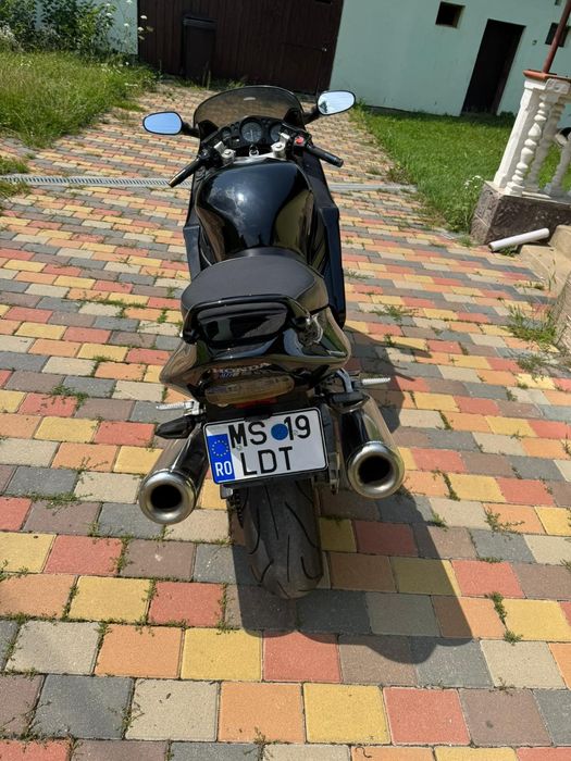 Honda cbr1100 super blackbird 1997