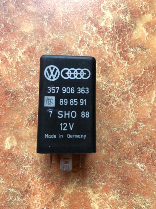 Реле ауди 100 С3.