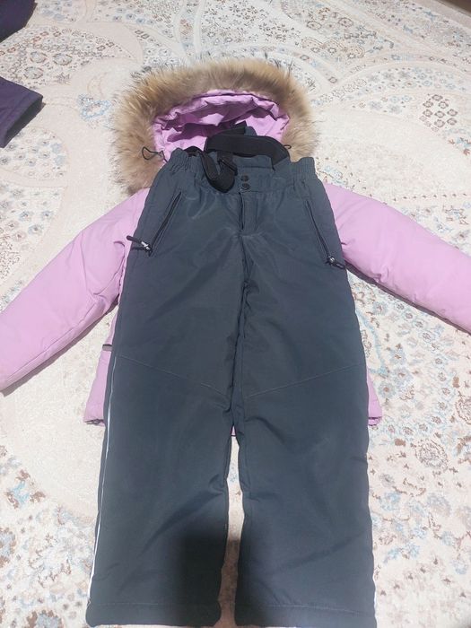 Продам зимний пуховик на девочку