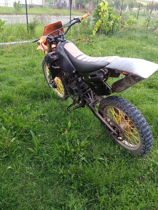 Vând cros 125cc       .