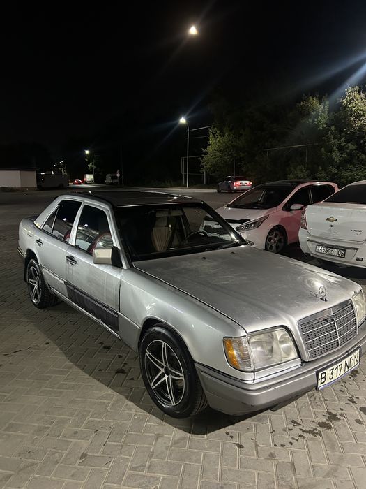 Мерс 124 автомат 2.8