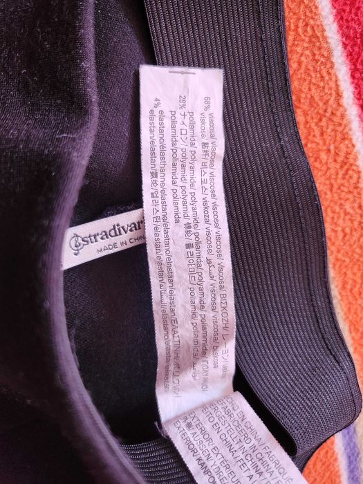 Fusta XS neagra noua mini Stradivarius cu crapatura