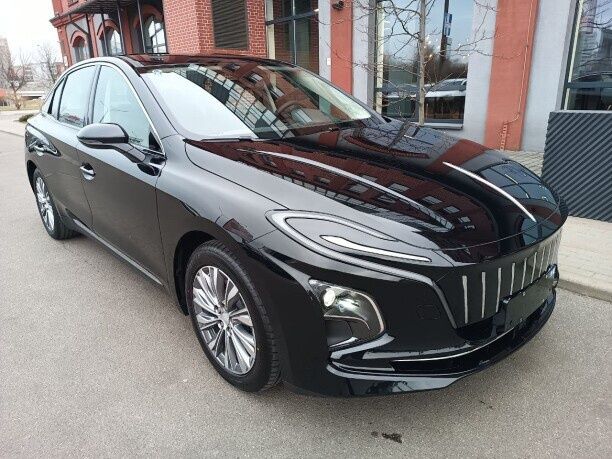 Машина по следующим выкупом Hongqi Eqm5