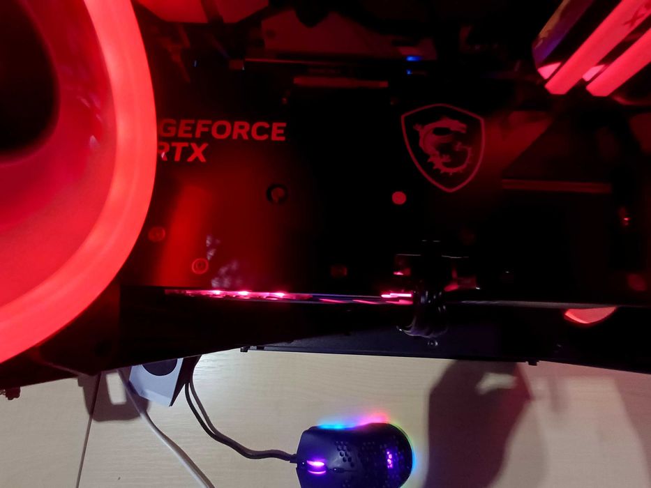 "MSI GEFORCE RTX 4060TI 8gb gaming X,, с работещо RGB.